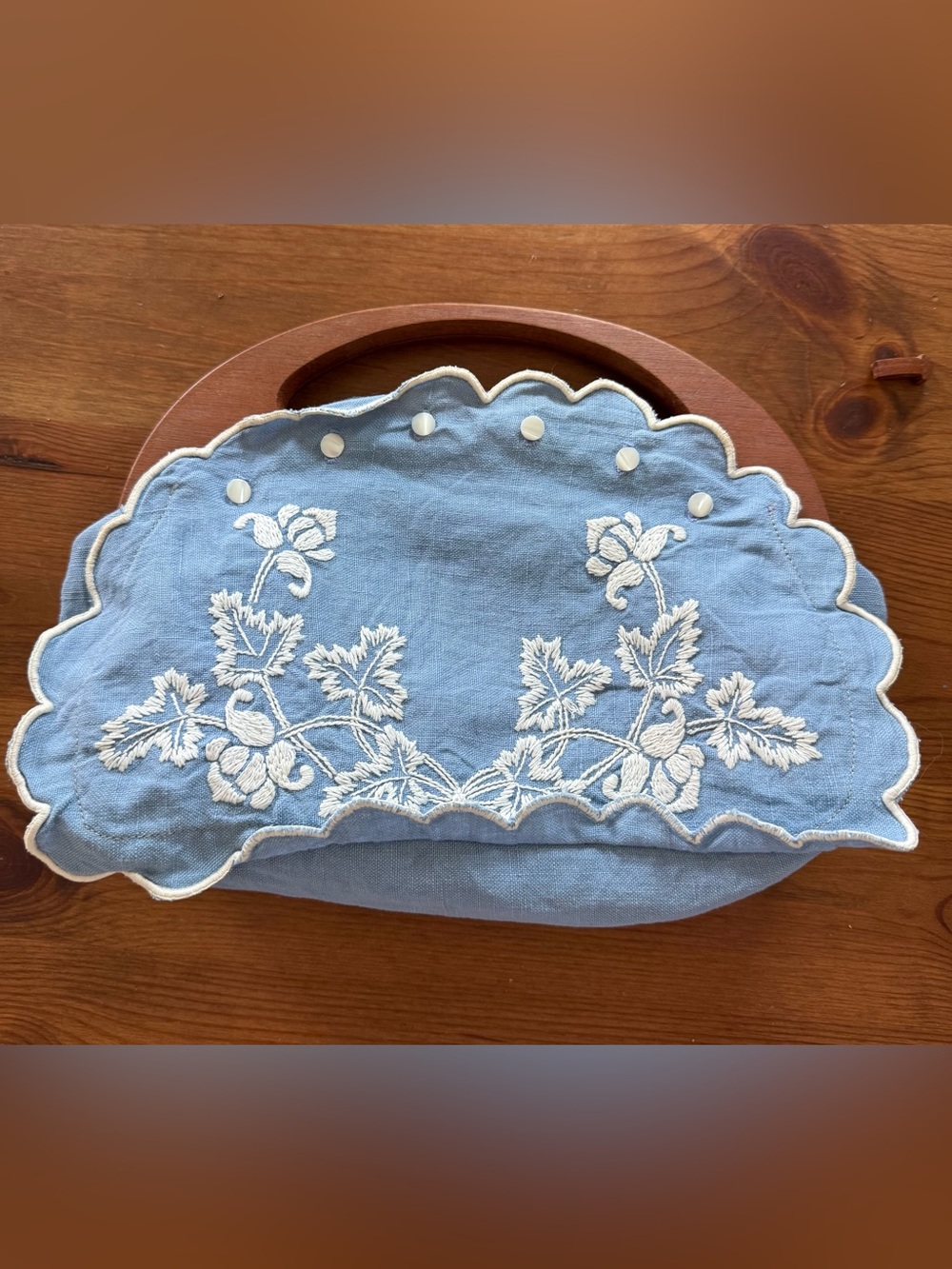 Vintage Light Blue Embroidered Scalloped Handle Clutch